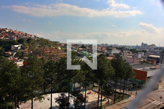 Quarto 1 Vista de apartamento para alugar com 2 quartos, 48m² em Santa Terezinha, São Bernardo do Campo