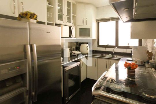 Cozinha de apartamento à venda com 3 quartos, 174m² em Jardim Avelino, São Paulo