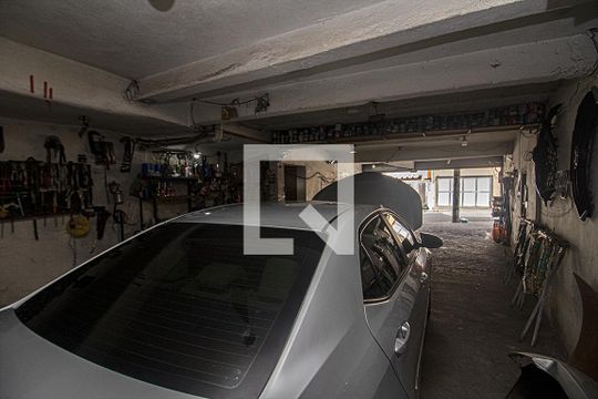 Garagem de casa à venda com 6 quartos, 690m² em Jardim Maria Estela, São Paulo