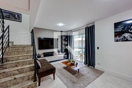 Casa de Condomínio à venda com 3 quartos, 230m² em Vila Bertioga, São Paulo