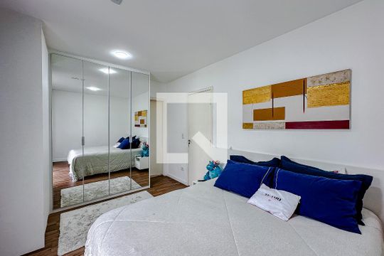 Quarto 1 - Suíte de casa de condomínio à venda com 3 quartos, 230m² em Vila Bertioga, São Paulo