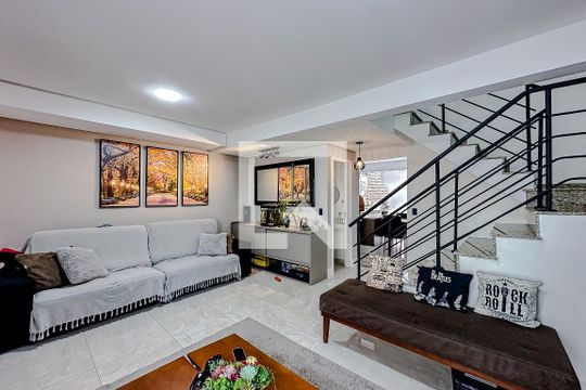 Sala de casa de condomínio à venda com 3 quartos, 230m² em Vila Bertioga, São Paulo