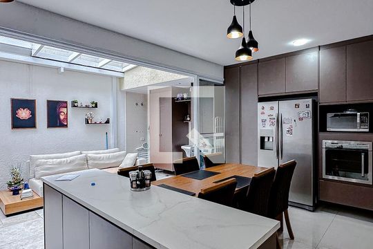 Cozinha de casa de condomínio à venda com 3 quartos, 230m² em Vila Bertioga, São Paulo