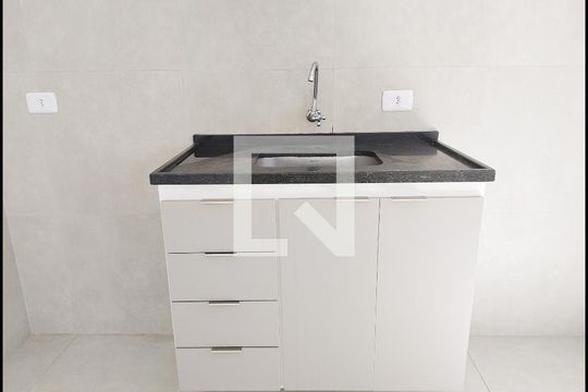 Cozinha de apartamento para alugar com 2 quartos, 50m² em Bussocaba, Osasco