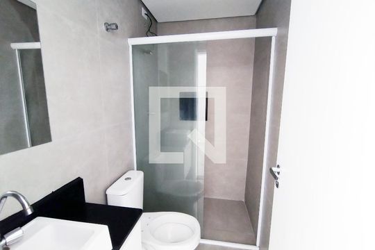 Banheiro de apartamento para alugar com 2 quartos, 50m² em Bussocaba, Osasco