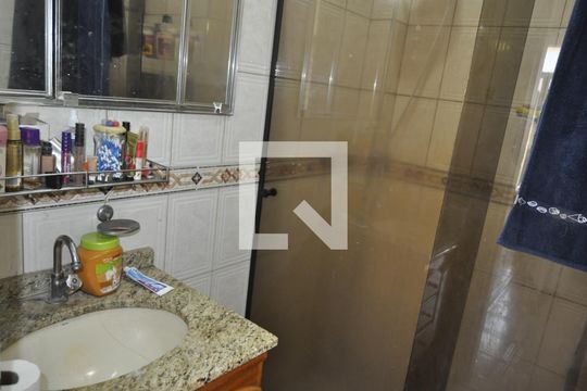 Banheiro de apartamento à venda com 2 quartos, 50m² em Abolição, Rio de Janeiro