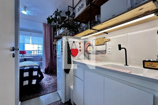 Cozinha de kitnet/studio à venda com 1 quarto, 17m² em Jardim Aeroporto, São Paulo