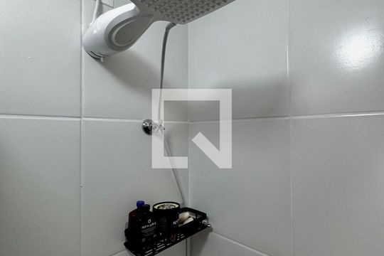 Banheiro de kitnet/studio à venda com 1 quarto, 17m² em Jardim Aeroporto, São Paulo