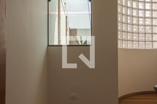 Escritório de casa para alugar com 4 quartos, 349m² em Parque dos Passaros, São Bernardo do Campo