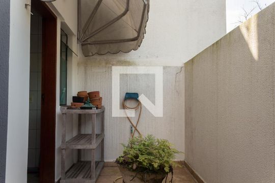 Área de Serviço de casa para alugar com 4 quartos, 349m² em Parque dos Passaros, São Bernardo do Campo