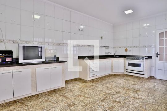 Cozinha de casa à venda com 2 quartos, 270m² em Vila Bertioga, São Paulo
