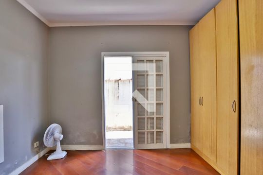 Quarto 1 de casa à venda com 2 quartos, 270m² em Vila Bertioga, São Paulo