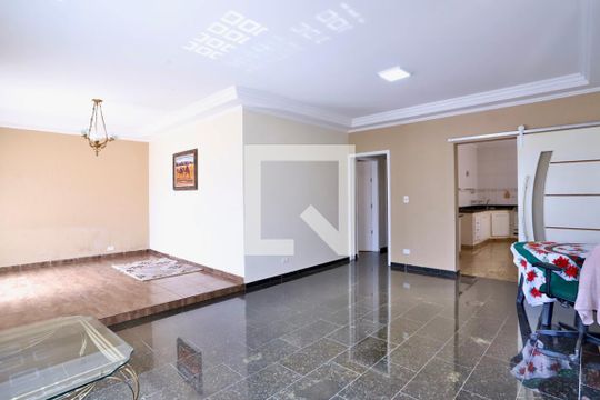Sala de casa à venda com 2 quartos, 270m² em Vila Bertioga, São Paulo