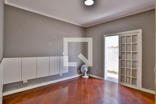 Quarto 1 de casa à venda com 2 quartos, 270m² em Vila Bertioga, São Paulo