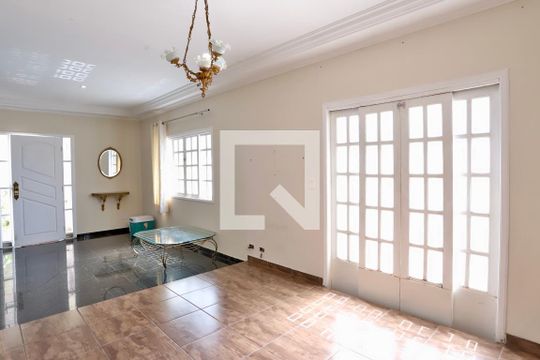Sala de casa à venda com 2 quartos, 270m² em Vila Bertioga, São Paulo