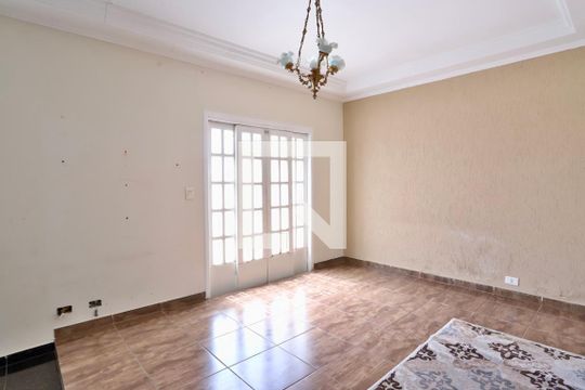 Sala de casa à venda com 2 quartos, 270m² em Vila Bertioga, São Paulo