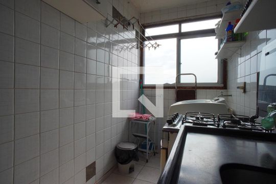Cozinha de apartamento para alugar com 3 quartos, 55m² em Sarandi, Porto Alegre