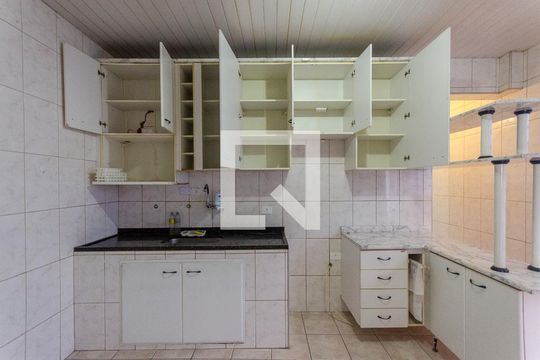 Cozinha de casa para alugar com 2 quartos, 120m² em Piqueri, São Paulo