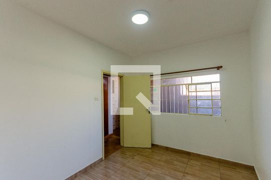 Quarto de casa para alugar com 2 quartos, 120m² em Piqueri, São Paulo