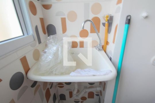 Tanque de apartamento à venda com 2 quartos, 43m² em Vila Suzana, São Paulo