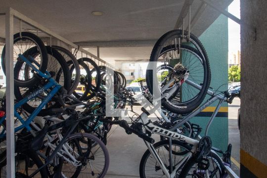 Área Comum - Bicicletário de apartamento à venda com 2 quartos, 52m² em Rio Branco, Porto Alegre