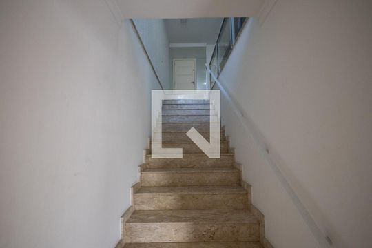 Escada de casa à venda com 4 quartos, 188m² em Vila Maria, São Paulo