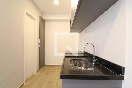 Cozinha de kitnet/studio para alugar com 1 quarto, 20m² em Lapa, São Paulo