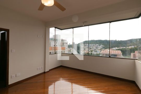 Suíte de apartamento para alugar com 4 quartos, 150m² em Castelo, Belo Horizonte