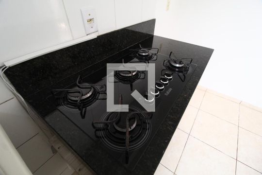 Cozinha e Área de Serviço de apartamento para alugar com 2 quartos, 45m² em Shopping Park, Uberlândia
