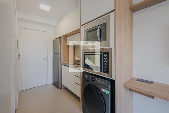 Cozinha de kitnet/studio para alugar com 1 quarto, 25m² em Pinheiros, São Paulo