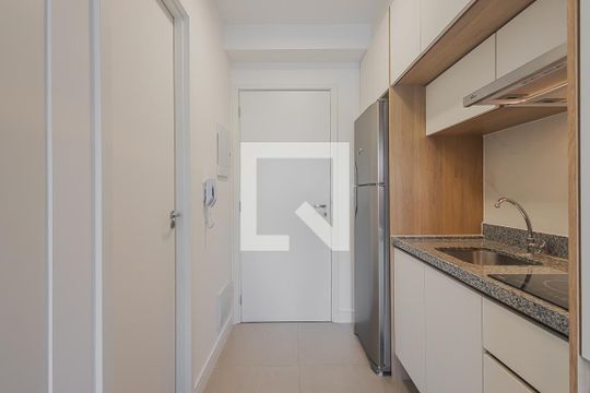Cozinha de kitnet/studio para alugar com 1 quarto, 25m² em Pinheiros, São Paulo