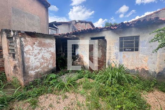 Quintal Fundos Casa 1 de casa à venda com 5 quartos, 270m² em Jardim Pacaembu, Campinas