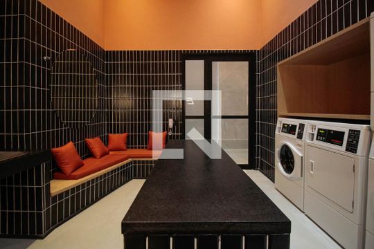 Área comum - Lavanderia de kitnet/studio para alugar com 1 quarto, 25m² em Pinheiros, São Paulo