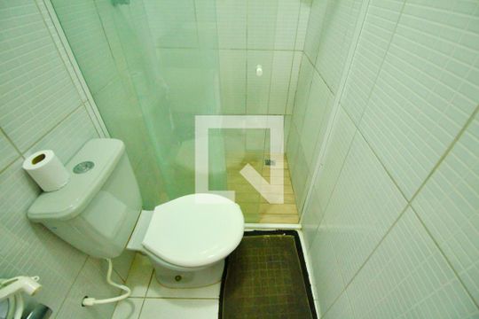 Banheiro de casa para alugar com 2 quartos, 150m² em Boca do Rio, Salvador