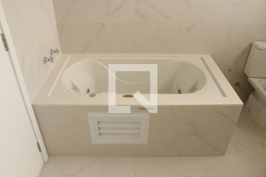 Banheiro da Suíte 3 de apartamento à venda com 3 quartos, 222m² em Perdizes, São Paulo