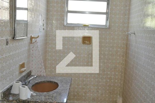 Banheiro de casa à venda com 4 quartos, 55m² em Piedade, Rio de Janeiro