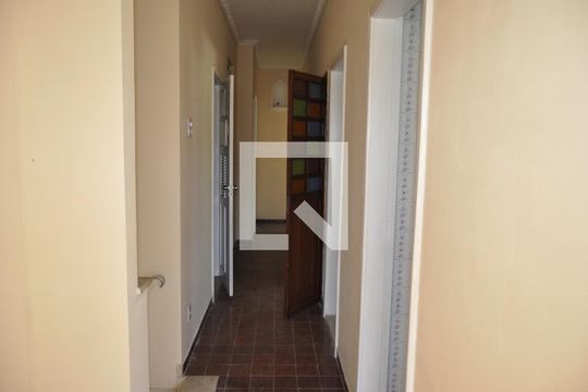 Corredor de casa à venda com 4 quartos, 55m² em Piedade, Rio de Janeiro