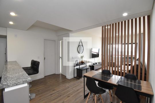 Sala de apartamento à venda com 1 quarto, 67m² em Centro, Curitiba