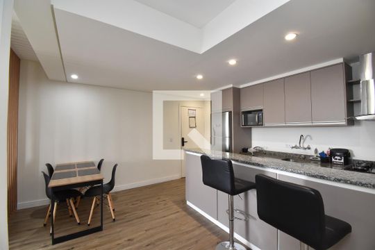 Sala de Jantar de apartamento à venda com 1 quarto, 67m² em Centro, Curitiba