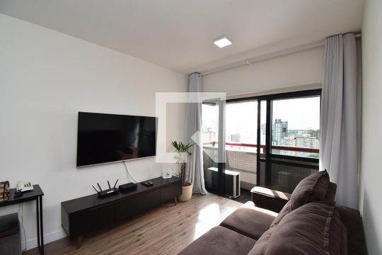 Sala de apartamento à venda com 1 quarto, 67m² em Centro, Curitiba