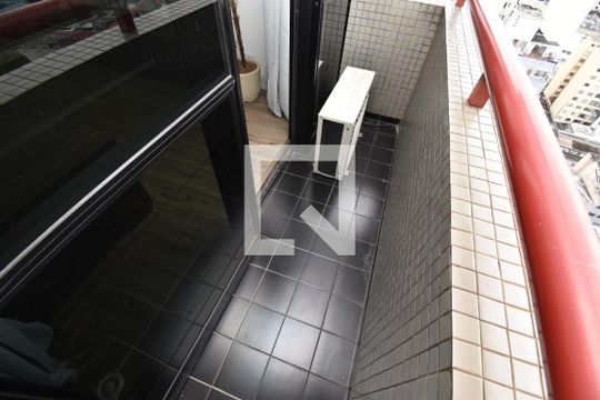 Sacada da Sala  de apartamento para alugar com 1 quarto, 67m² em Centro, Curitiba