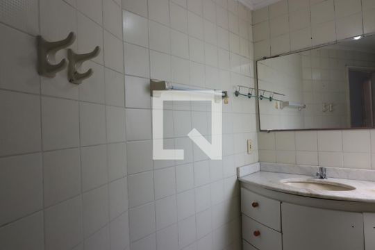 Banheiro de apartamento para alugar com 1 quarto, 52m² em Indianópolis, São Paulo
