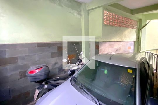 Garagem de casa à venda com 4 quartos, 160m² em Floresta, Belo Horizonte