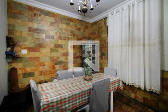 Sala de casa à venda com 4 quartos, 160m² em Floresta, Belo Horizonte