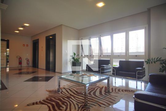 Hall de entrada de apartamento para alugar com 3 quartos, 185m² em Centro, Novo Hamburgo