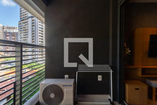 Varanda de kitnet/studio para alugar com 1 quarto, 27m² em Jardim das Acacias, São Paulo