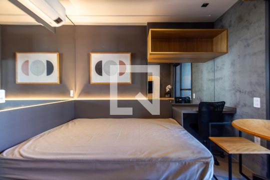 Quarto de kitnet/studio para alugar com 1 quarto, 27m² em Jardim das Acacias, São Paulo