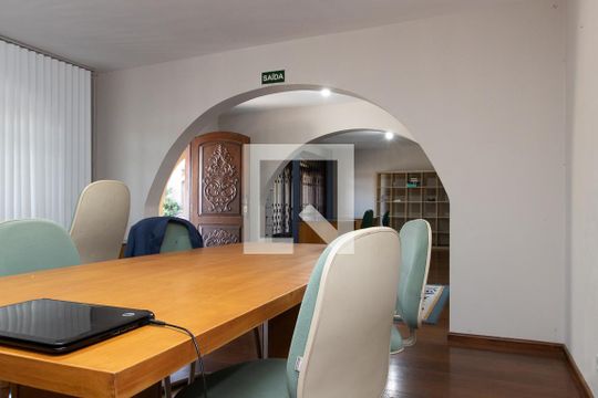 Sala 1 de casa para alugar com 9 quartos, 580m² em Guabirotuba, Curitiba