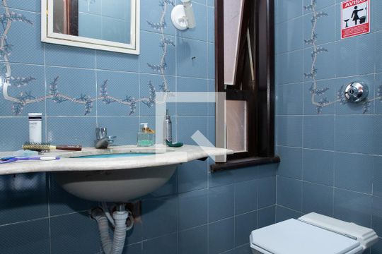 Lavabo Sala de casa para alugar com 9 quartos, 580m² em Guabirotuba, Curitiba