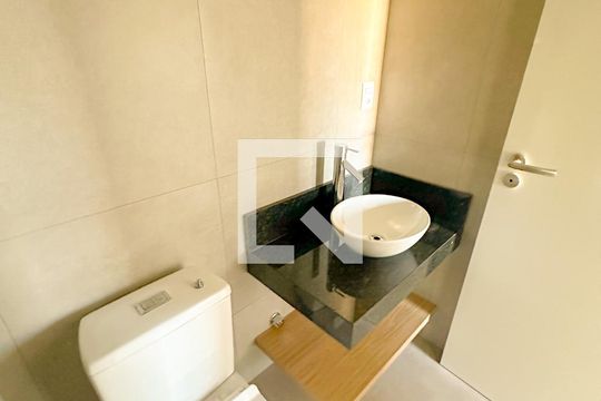Banheiro de apartamento para alugar com 2 quartos, 70m² em Ingleses do Rio Vermelho, Florianópolis